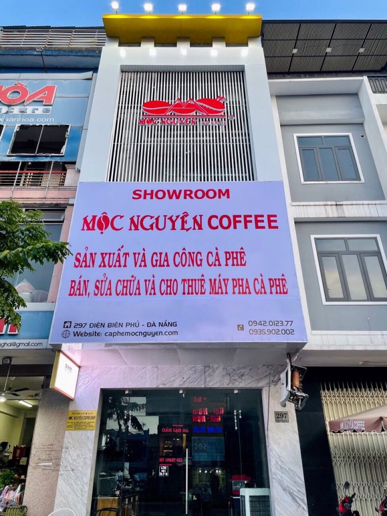 Showroom Mộc Nguyên Coffee